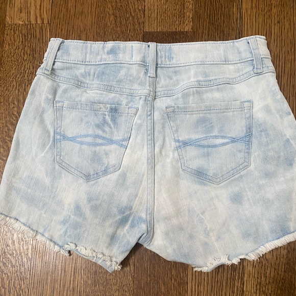 Hollister Jean high rise shorts - Picture 2 of 2
